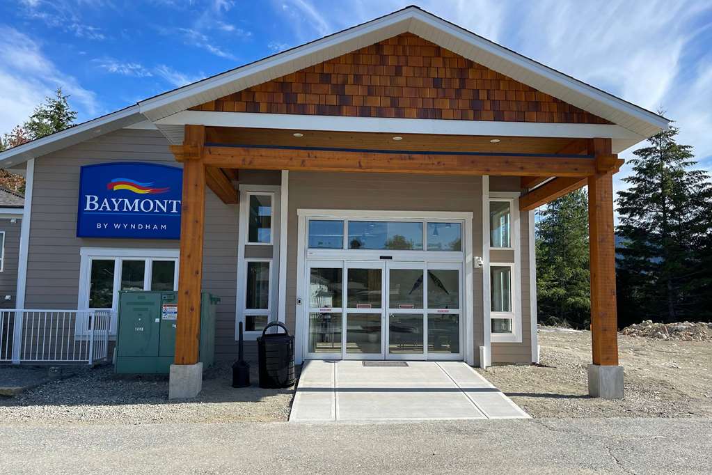 Baymont by Wyndham Gold River — Langley — photo 2