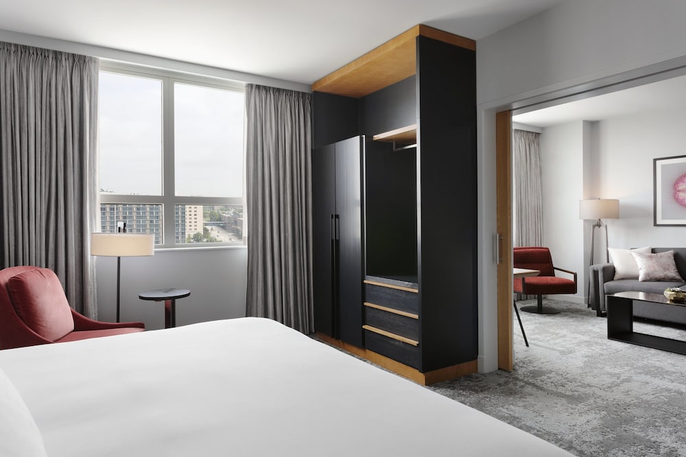 Loews Chicago O'Hare Hotel - photo 19