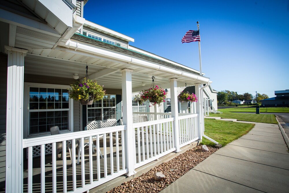 Chisholm Inn & Suites - photo 24