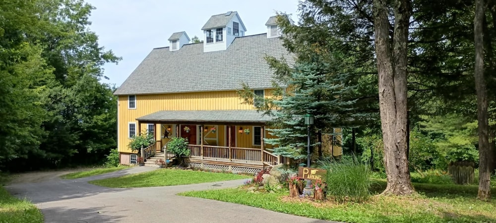 Yellow Barn Estate - photo 2