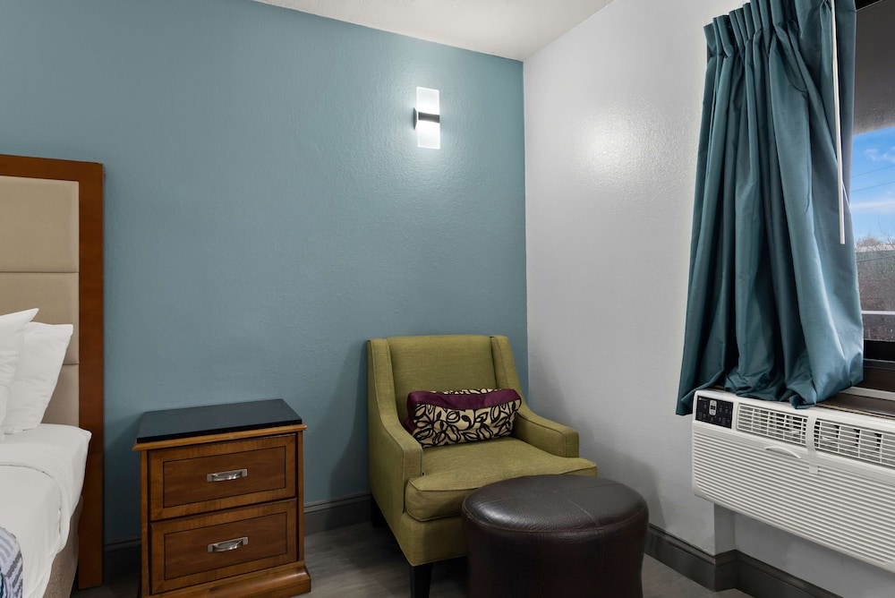 Americas Best Value Inn Bangor - photo 13