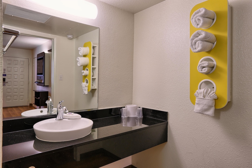 Super 8 by Wyndham Petaluma - photo 34