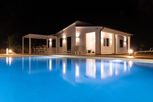 Villa Balata Mare E Relax — 4-Star Luxury Hotel in Castellammare Del Golfo, Italy