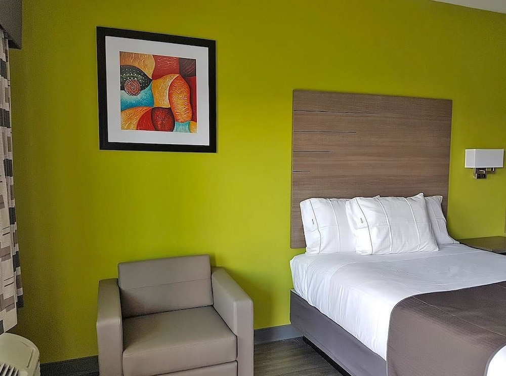 Empire Inn Cypress - photo 3