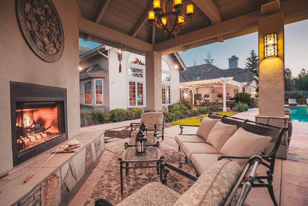 La Barrique by AvantStay Sleeps 22 14 Acre Estate Secluded in Wine Country - photo 20