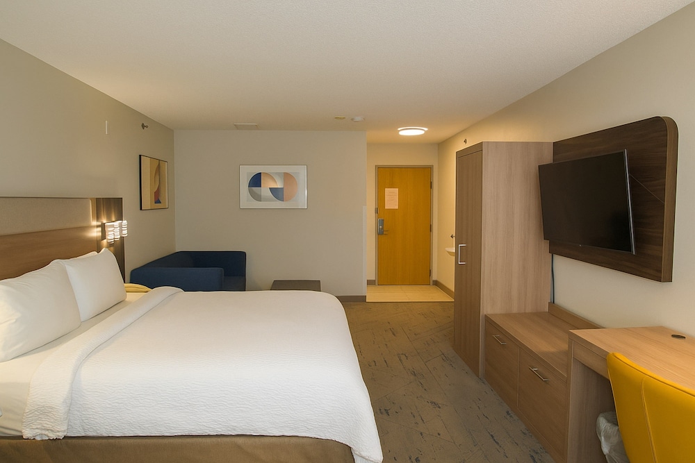 Holiday Inn Express & Suites Alliance by IHG - photo 22