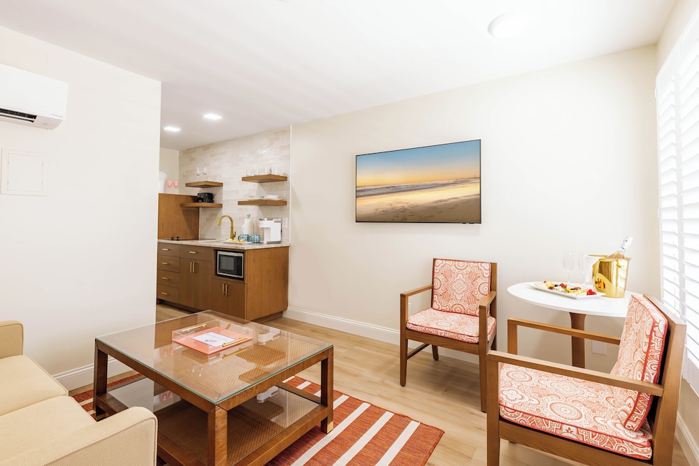 The Beach Club on Madison Avenue - photo 30