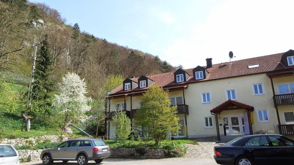 Hotel Gasthof zur Krone — hotel in Riedenburg