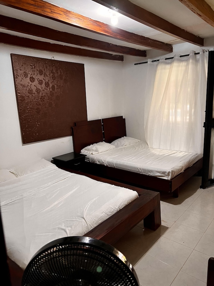 Inviting 14 Bed Villa Sleeps 29 Parking — Toro — photo 5