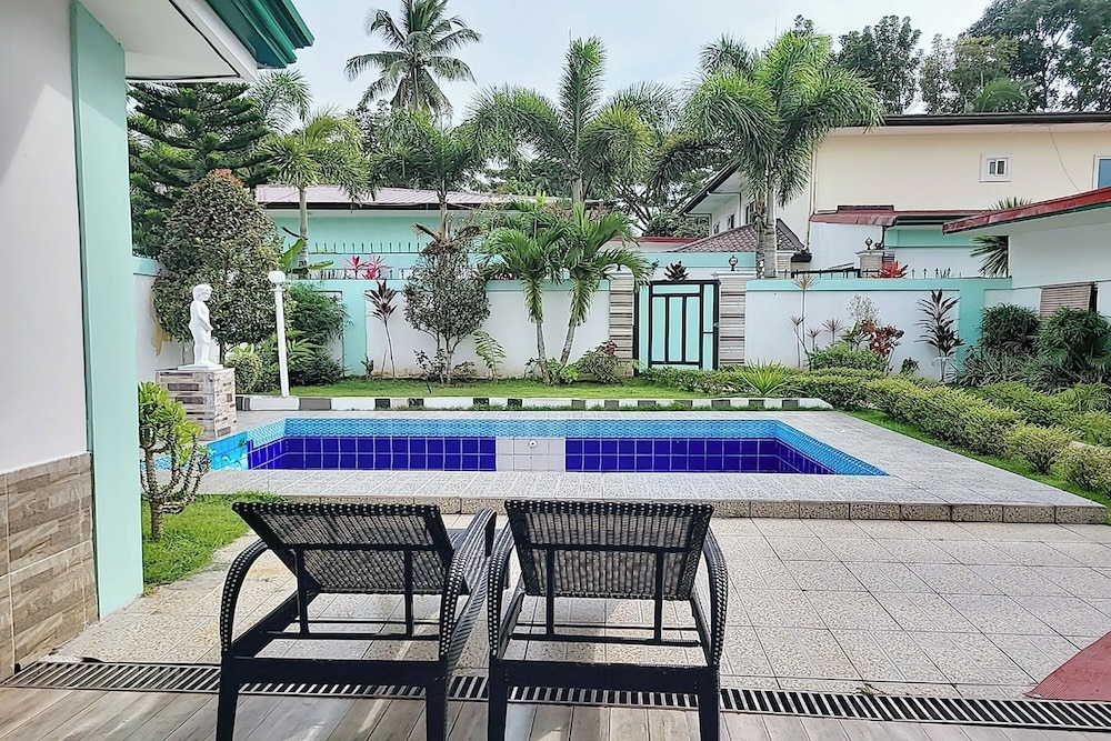 Jewelry Resort and Villas Tagaytay in Silang, Philippines