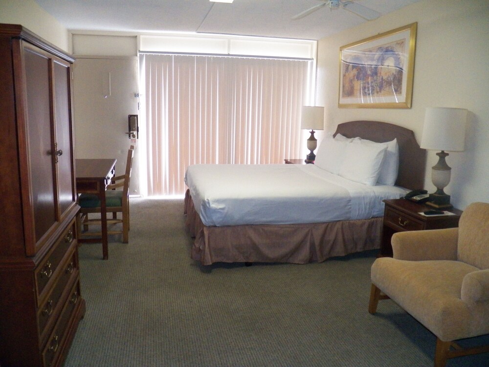 University Inn College Station - photo 12