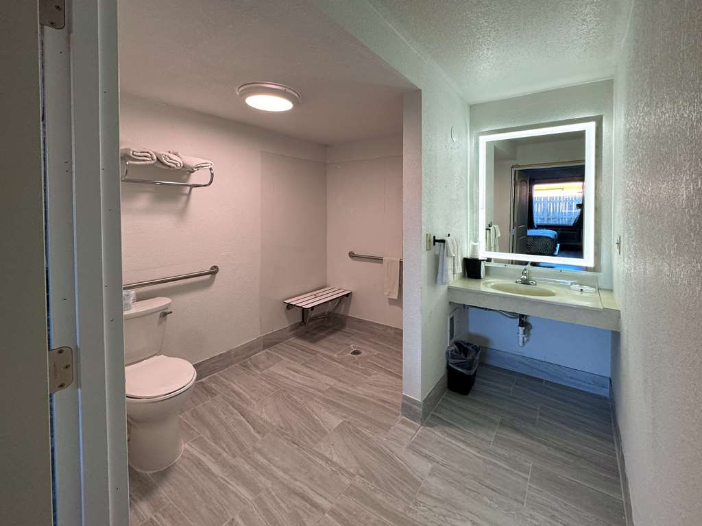 Motel 6 Fond Du Lac Wi - photo 13