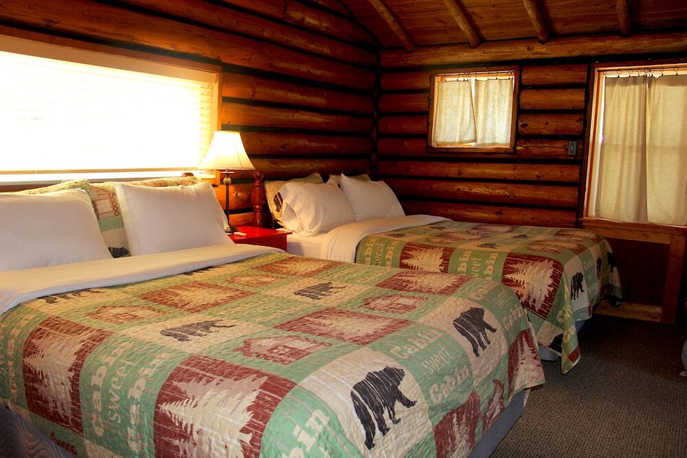 Yellowstone Hot Springs Resort - photo 2