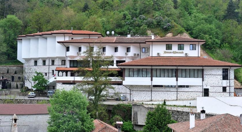 Hotel Melnik Хотел Мелник - carbon neutral hotel in Sandanski