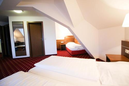 Hotel Gasthof Obermeier — Allershausen — photo 4