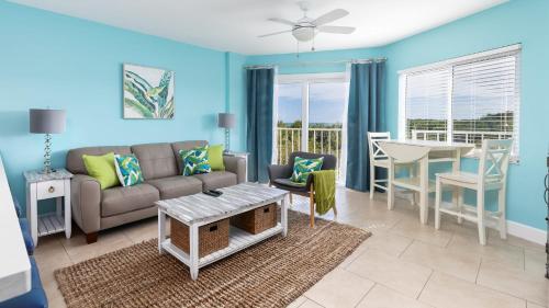 Boho Chic Ocean Pointe 3214 — 4-Star Luxury Hotel in Key Largo, United States