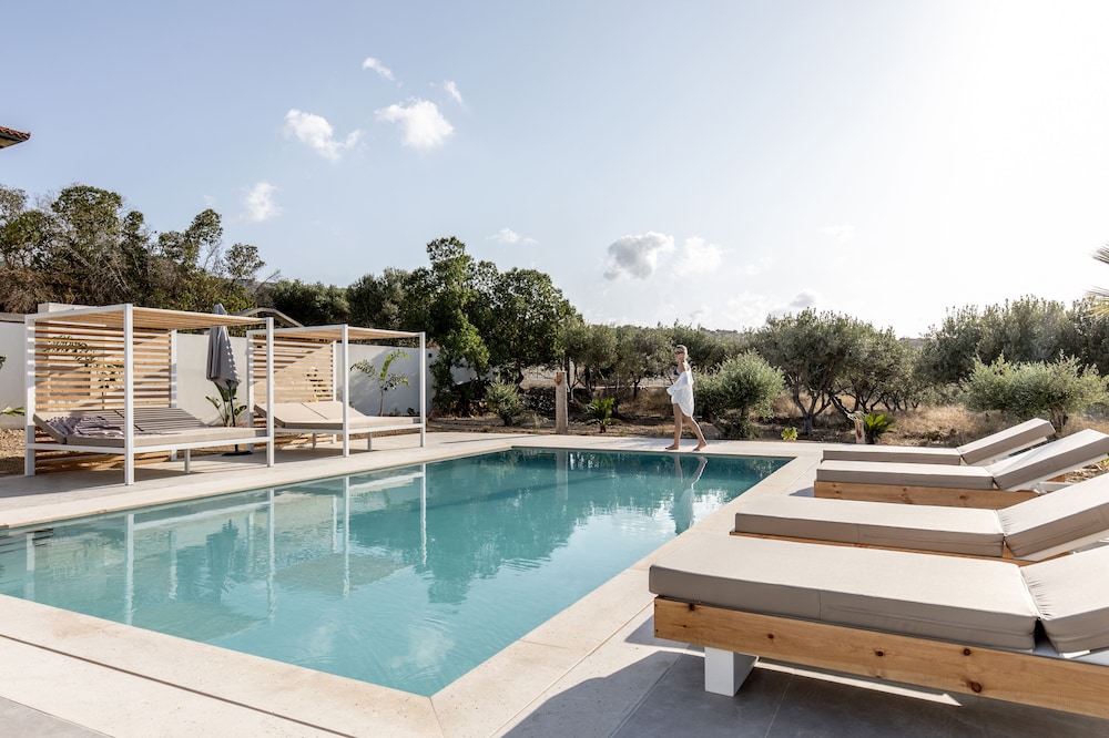 NOLA Nomadic Luxury Villas — 4-Star Luxury Hotel in Hersonissos, Greece