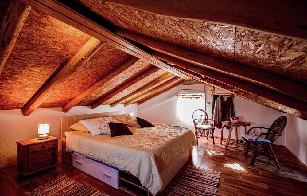 Amazing Home In Zrnovo — 4-Star Luxury Hotel in Zrnovo, Croatia