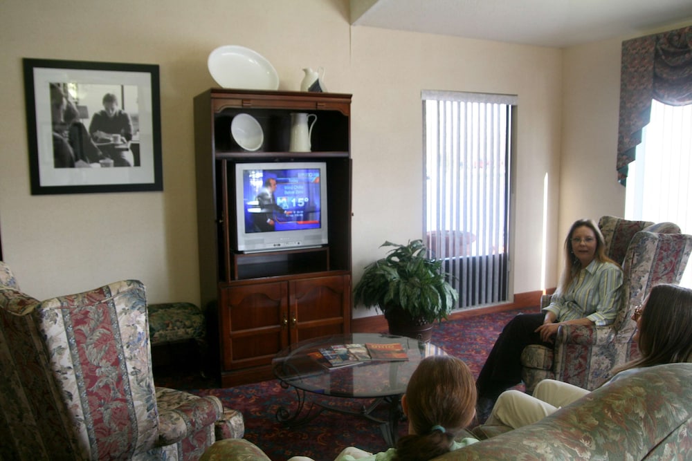 Hampton Inn Columbus East - photo 3