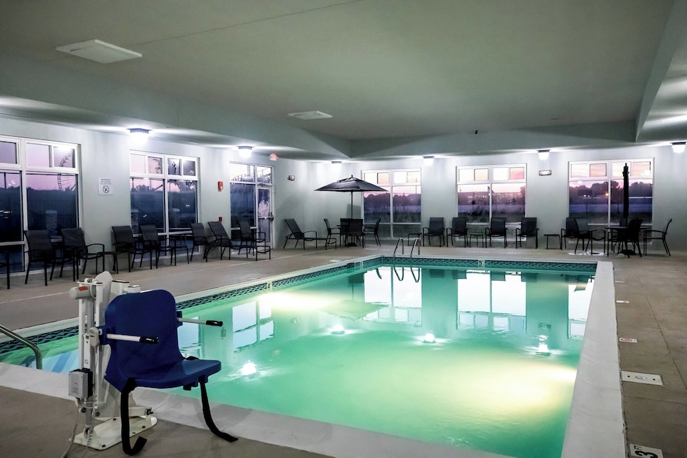 Fairfield Inn & Suites by Marriott Louisville Airport - photo 12