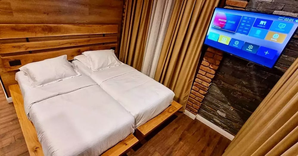 Bujtina Ajazi in Golem, Albania