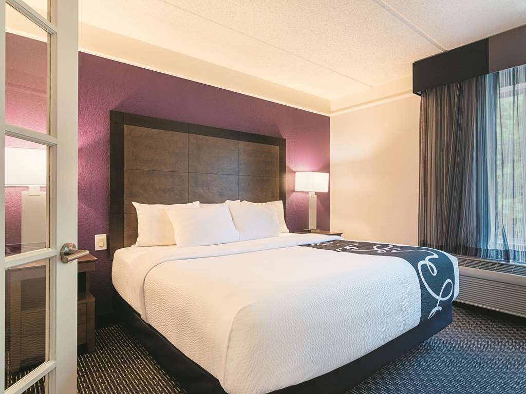 La Quinta Inn & Suites by Wyndham Atlanta Conyers - photo 28