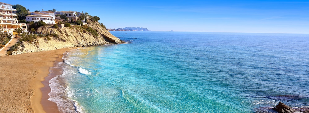 Alojamiento La Mar 1 — 4-Star Luxury Hotel in El Campello, Spain