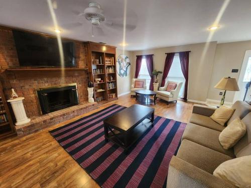 Large near Shops Dining & easy access to freeway in Memphis, United States