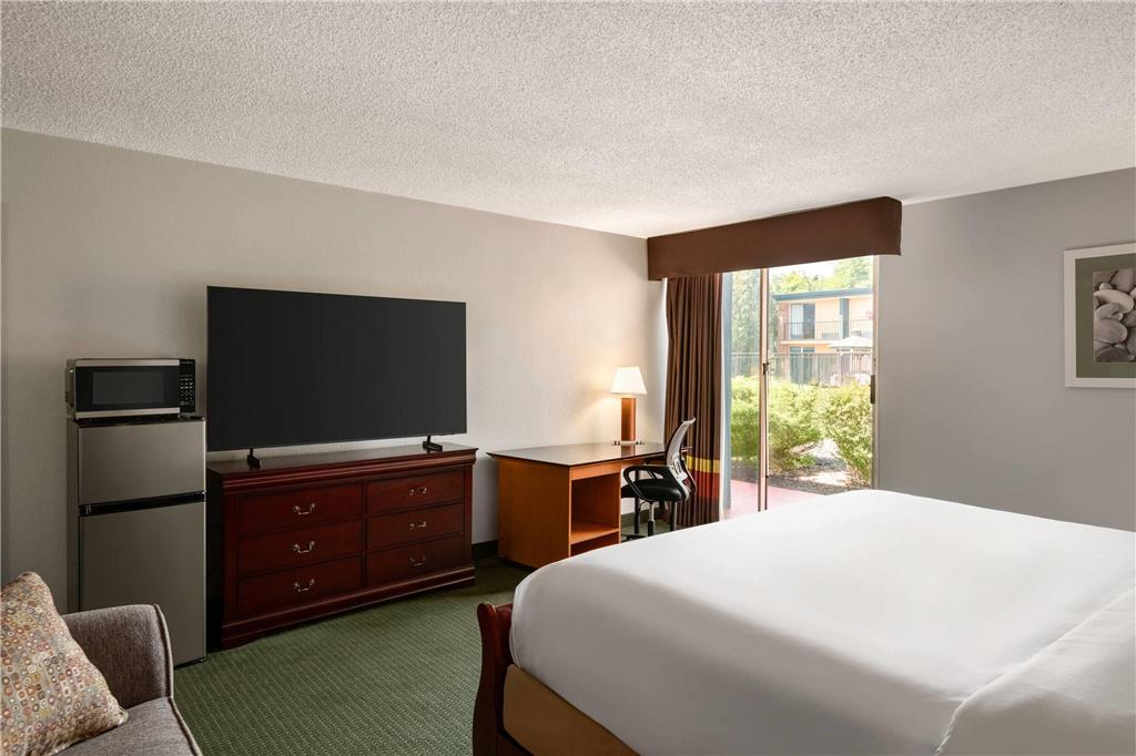 Baymont by Wyndham Salem Roanoke Area - photo 23