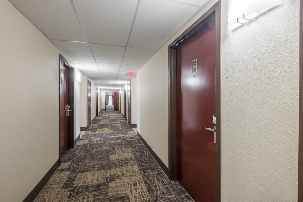 Red Roof Inn Vermillion U of South Dakota - photo 31
