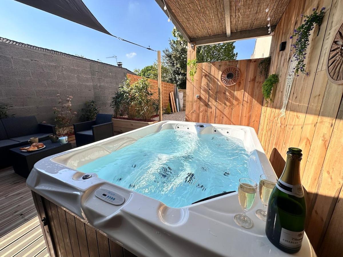 L Echappee Remoise Jacuzzi Proche Caves Champagne — Reims