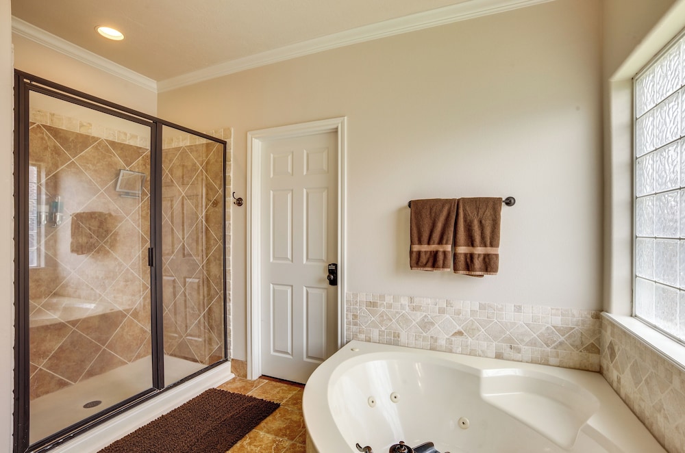 College Station Family Home 3 Mi to Texas A and M — 4-Star Luxury Hotel in College Station, United States