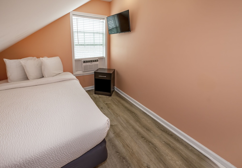 Commander Beach House Hotel - photo 16
