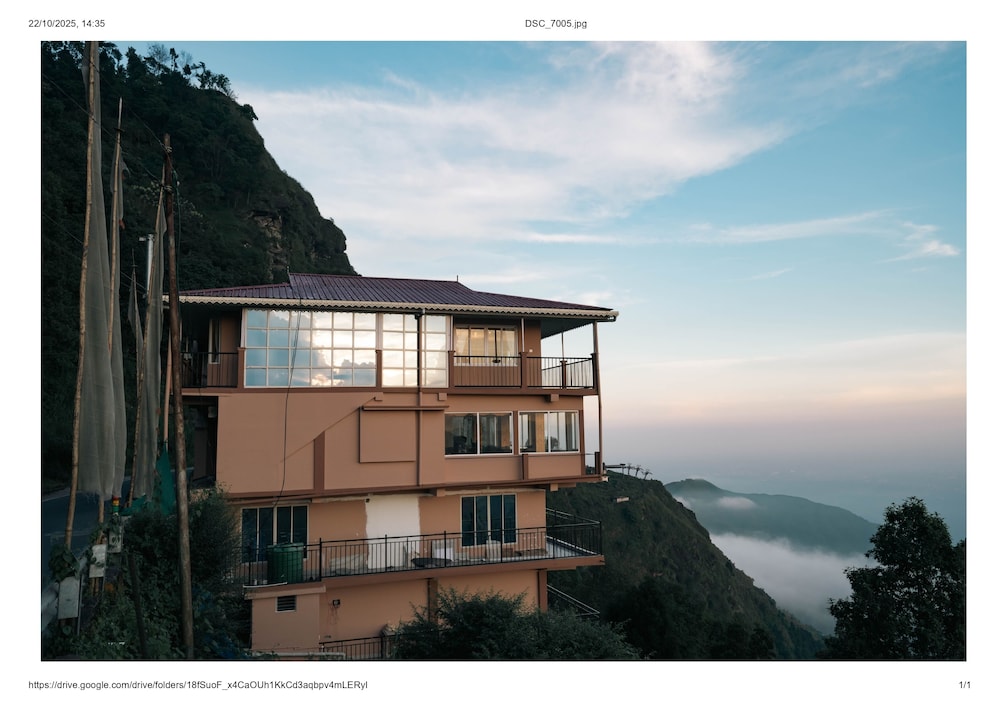 Avianna Windy House Wellness Retreat & Spa — 4-Star Luxury Hotel in Karsiyang, India