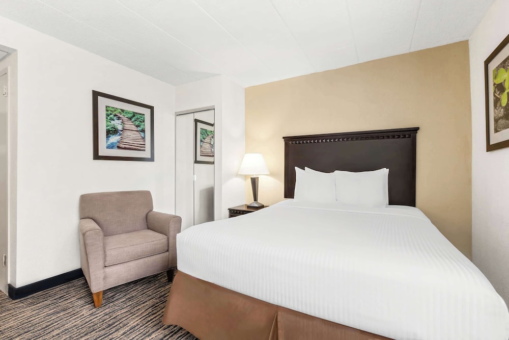 Best Western Hazlet Inn - photo 21