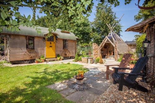 Wagon & the Wigwam - last minute hotel in Four Marks
