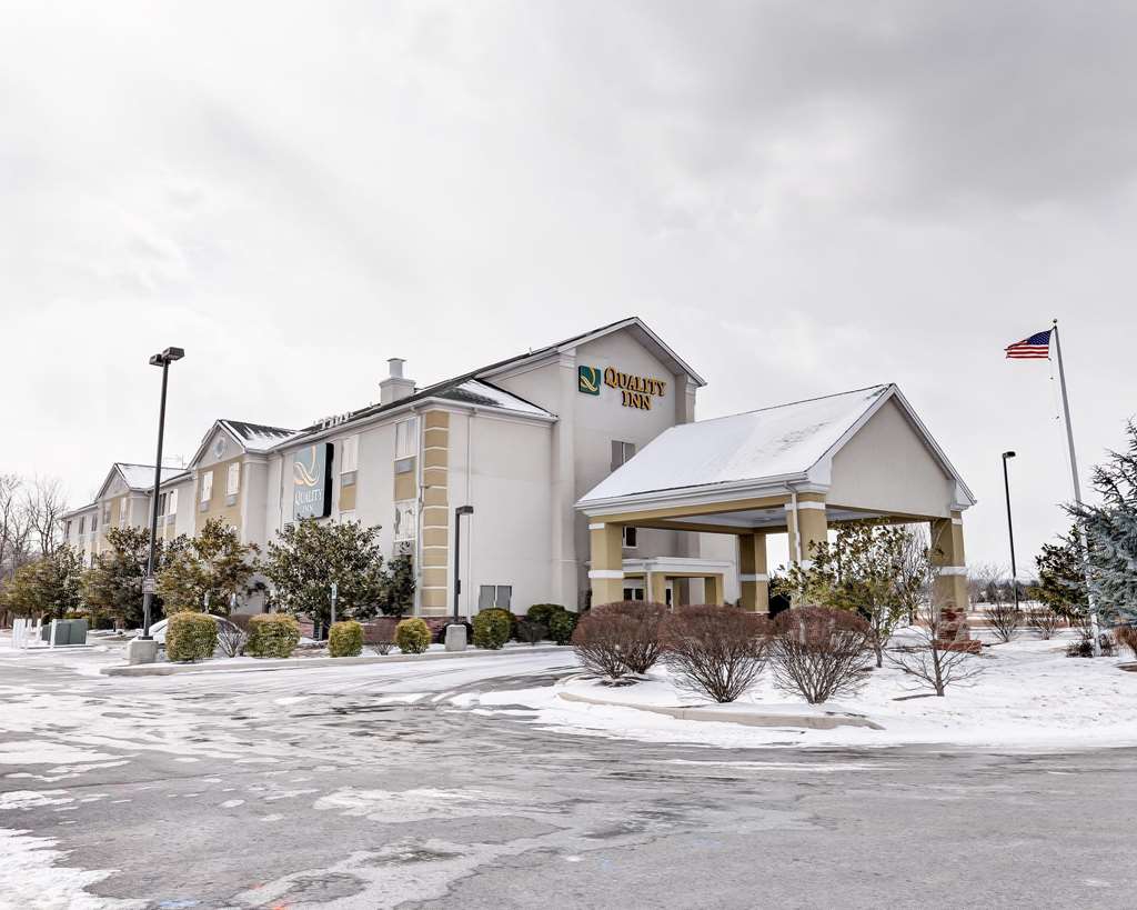 Quality Inn Spring Mills Martinsburg North - photo 2