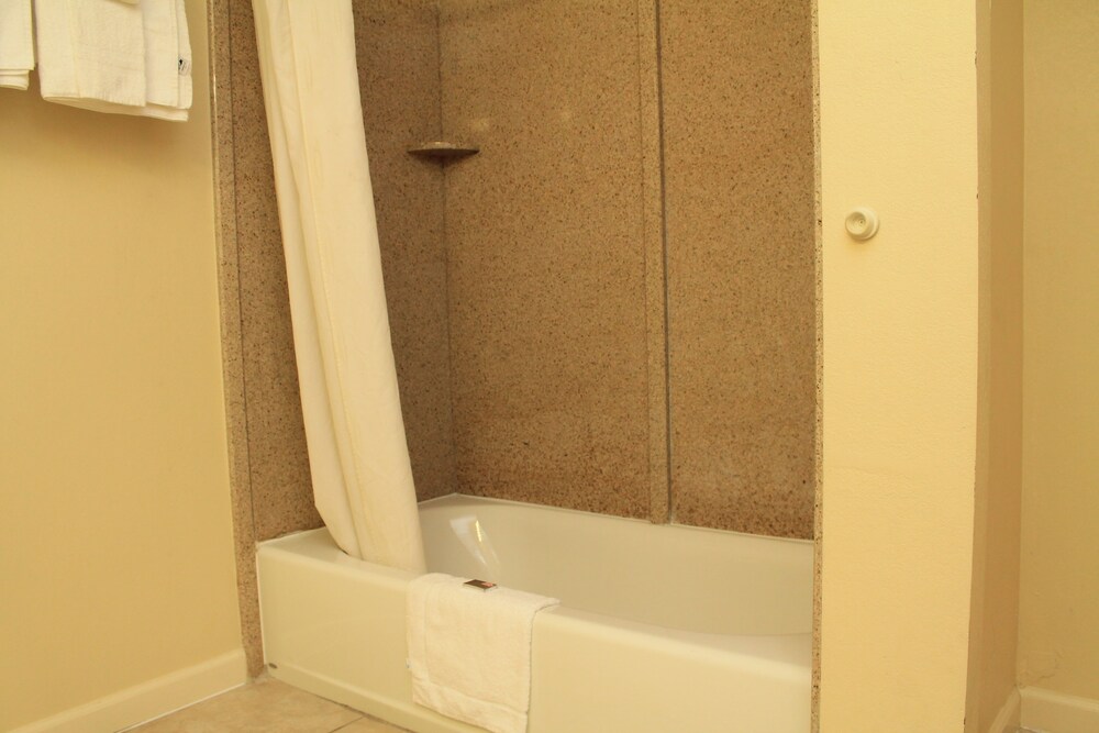 Best Way Inn & Suites - photo 9