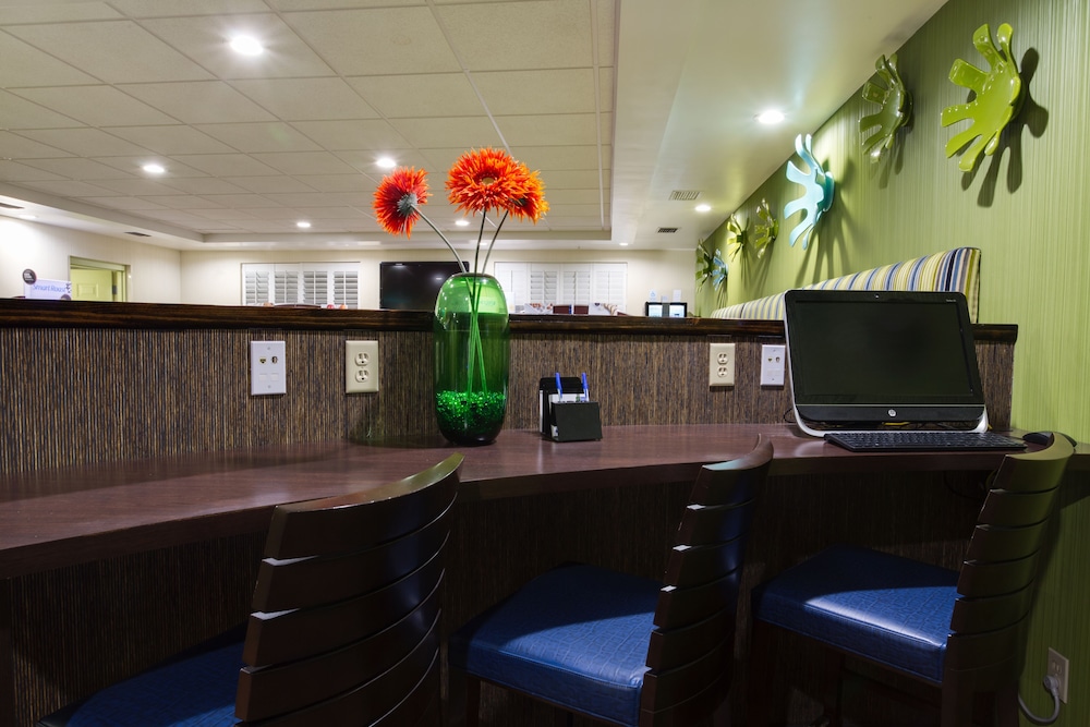 Holiday Inn Express Suites Plant City by IHG - photo 28