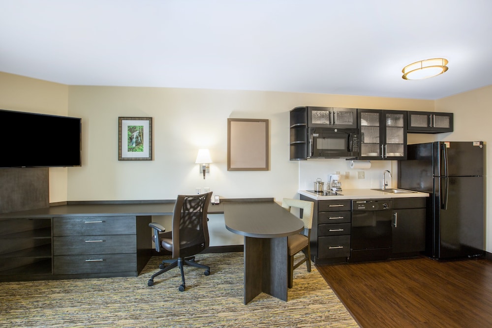 Candlewood Suites Omaha Millard Area by IHG - photo 19