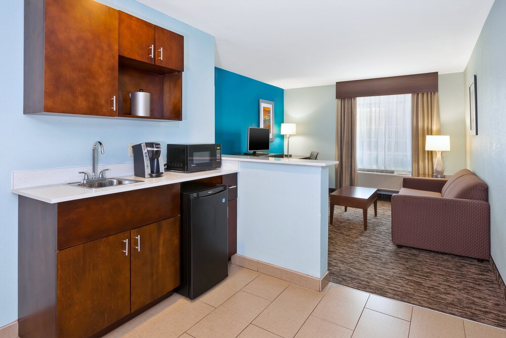 Holiday Inn Express & Suites North Carmel Westfield by IHG - photo 7