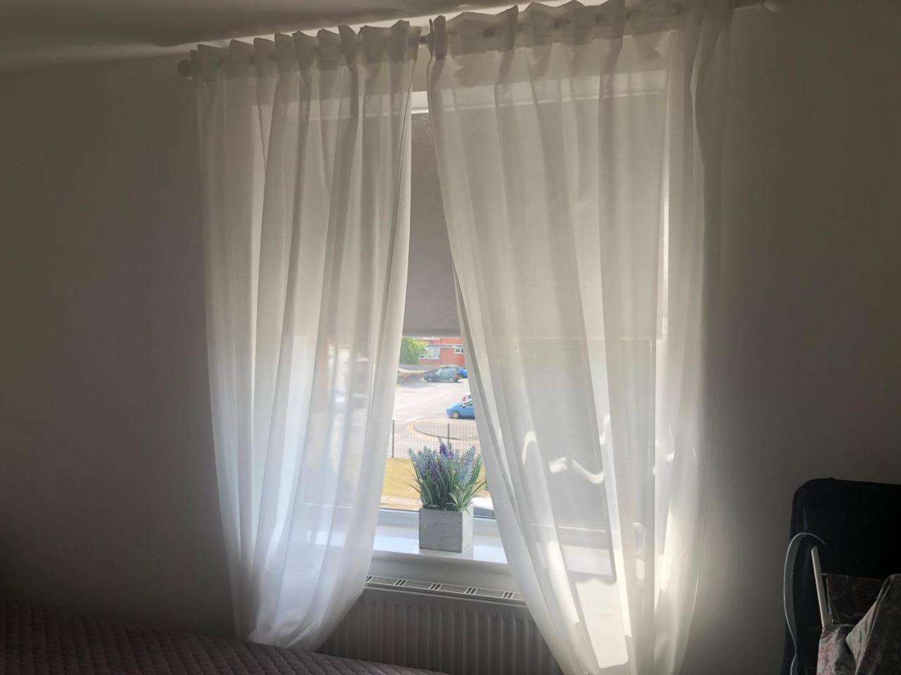 Basildon private room in a flat