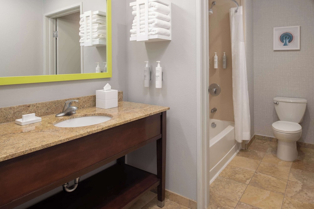 Hampton Inn & Suites Seattle Airport 28th Ave - photo 21
