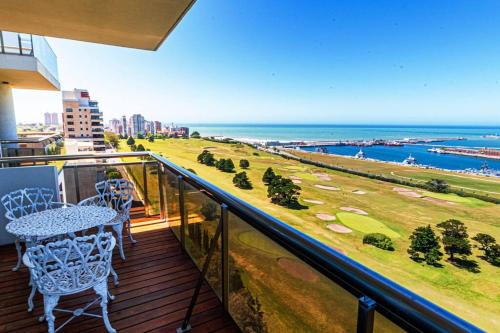 Excelente Vista al Golf y al Mar — 4-Star Luxury Hotel in Mar Del Plata, Argentina