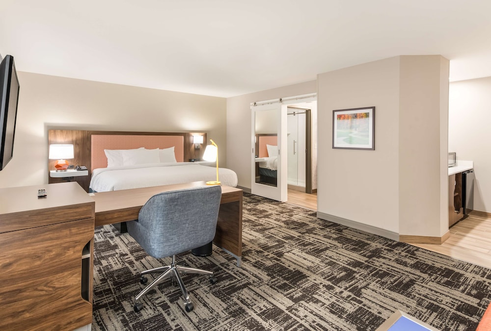Hampton Inn & Suites Benton Harbor - photo 12