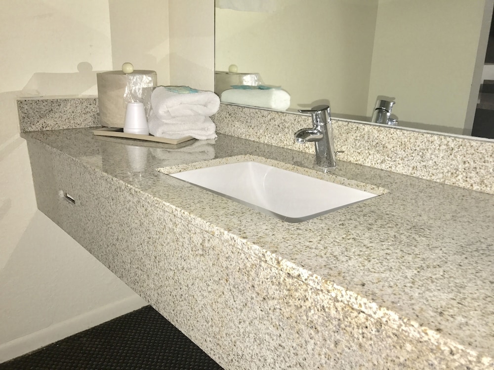 Budget Host Inn - photo 20