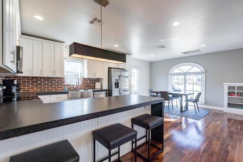 PHX Retreat Fully Remodeled Historic Home — 4-Star Luxury Hotel in Phoenix, United States