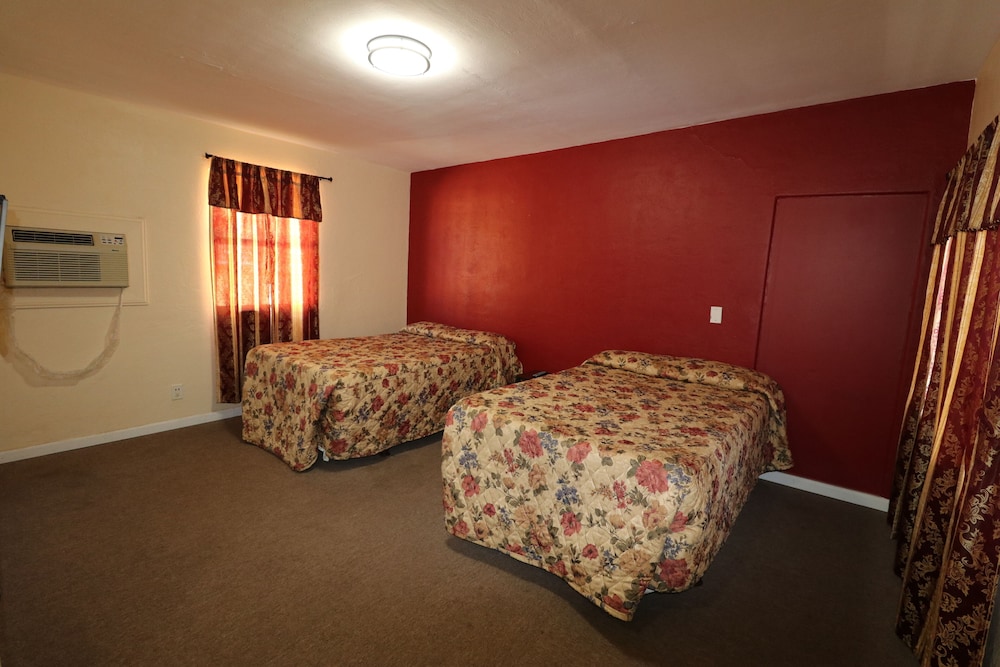 Sandman Inn Motel - photo 5