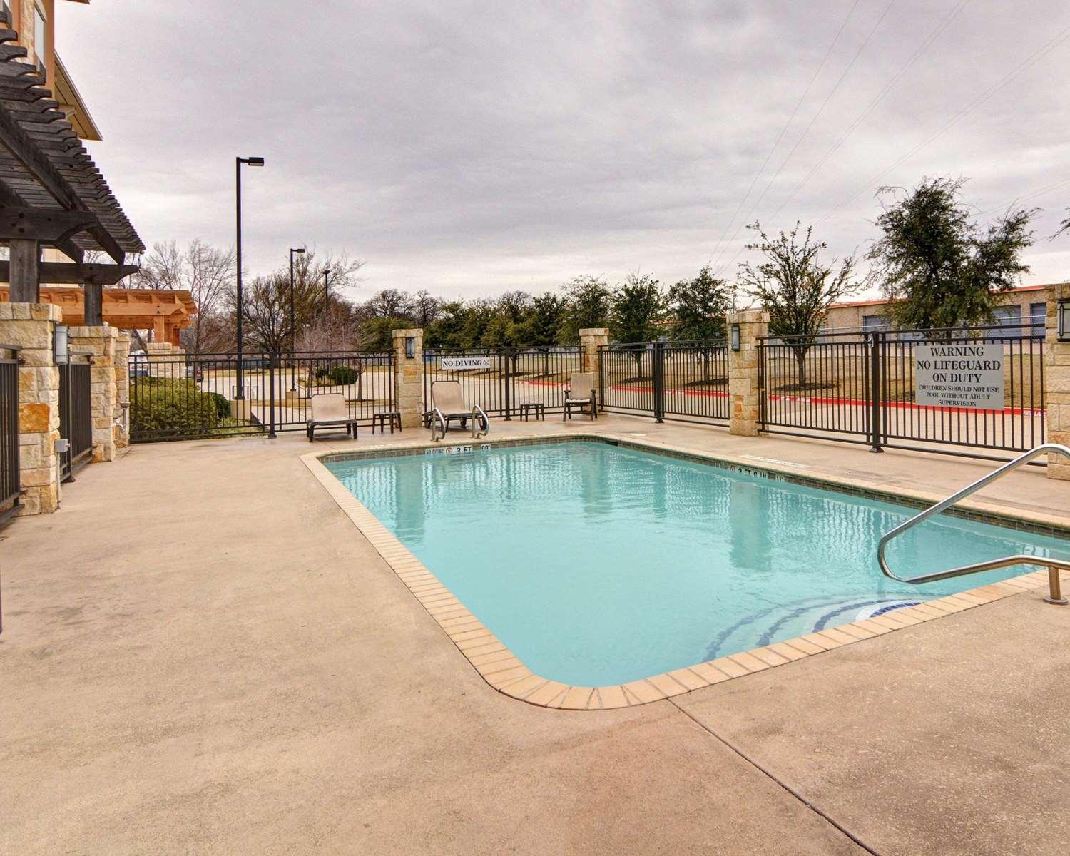 Comfort Suites Arlington - photo 13
