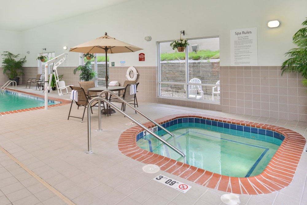 Holiday Inn Express & Suites Parkersburg Mineral Wells by IHG - photo 24